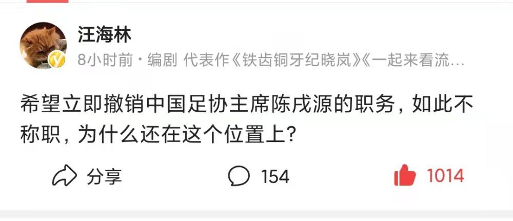 第27分钟，水晶宫反击机会，阿尤右路推进传到禁区后点施卢普推射被阿利森扑了一下后弹在立柱上随后在门线将球解围。